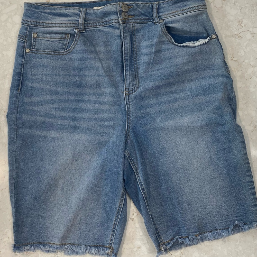 Cato Women’s Light Blue Jean Shorts B1-12